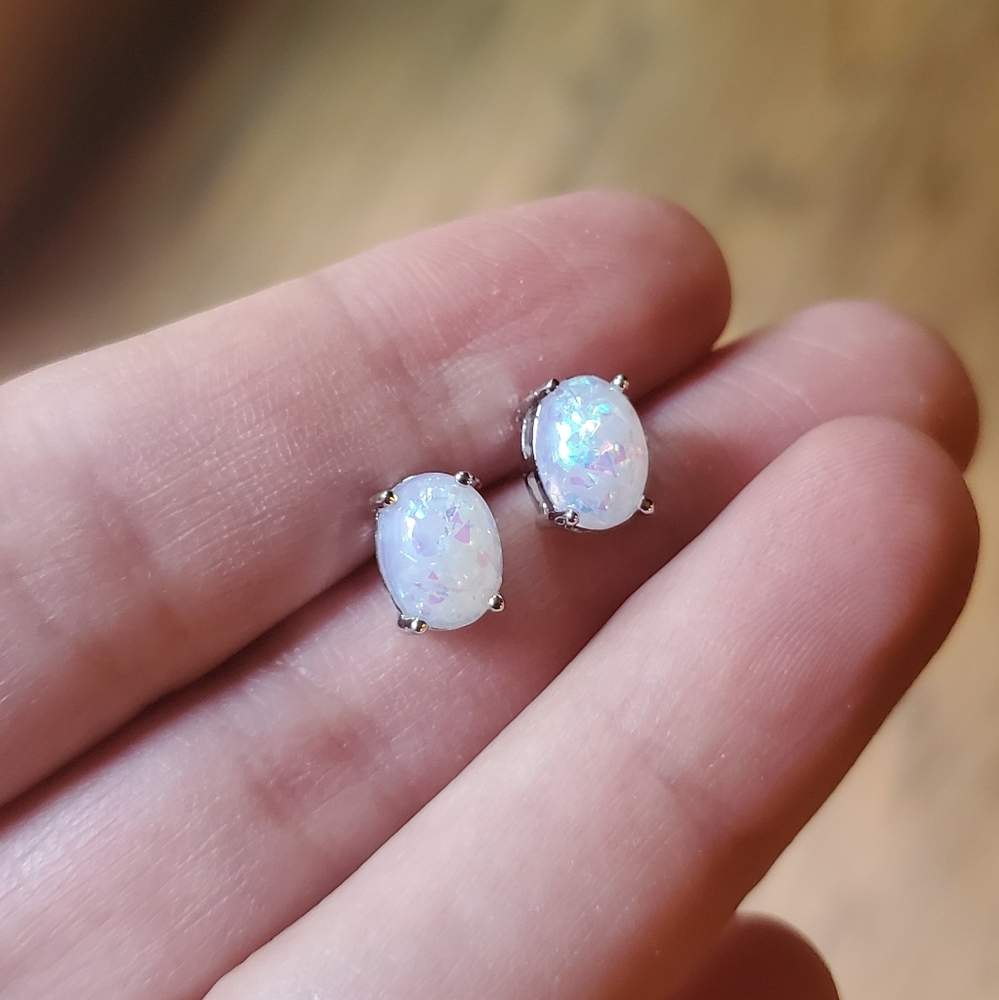 NWOT Stunning White Triplet Opal Oval Studs - Picture 8 of 14
